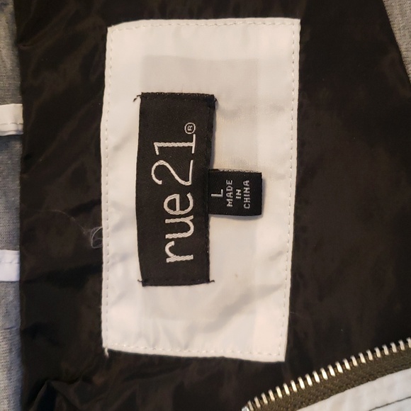 BRAND NEW LIGHTWEIGHT ZIPPER JACKET, WINDBREAKER, LINED, LARGE JUNIORS - Picture 2 of 2